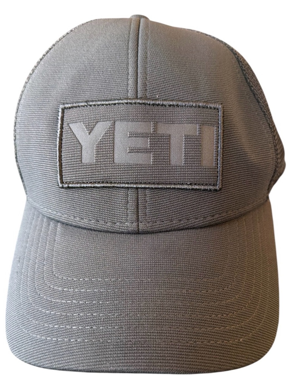 YETI Hat Adjustable Snapback One Size mesh back Dark Gray With Gray YETI Patch